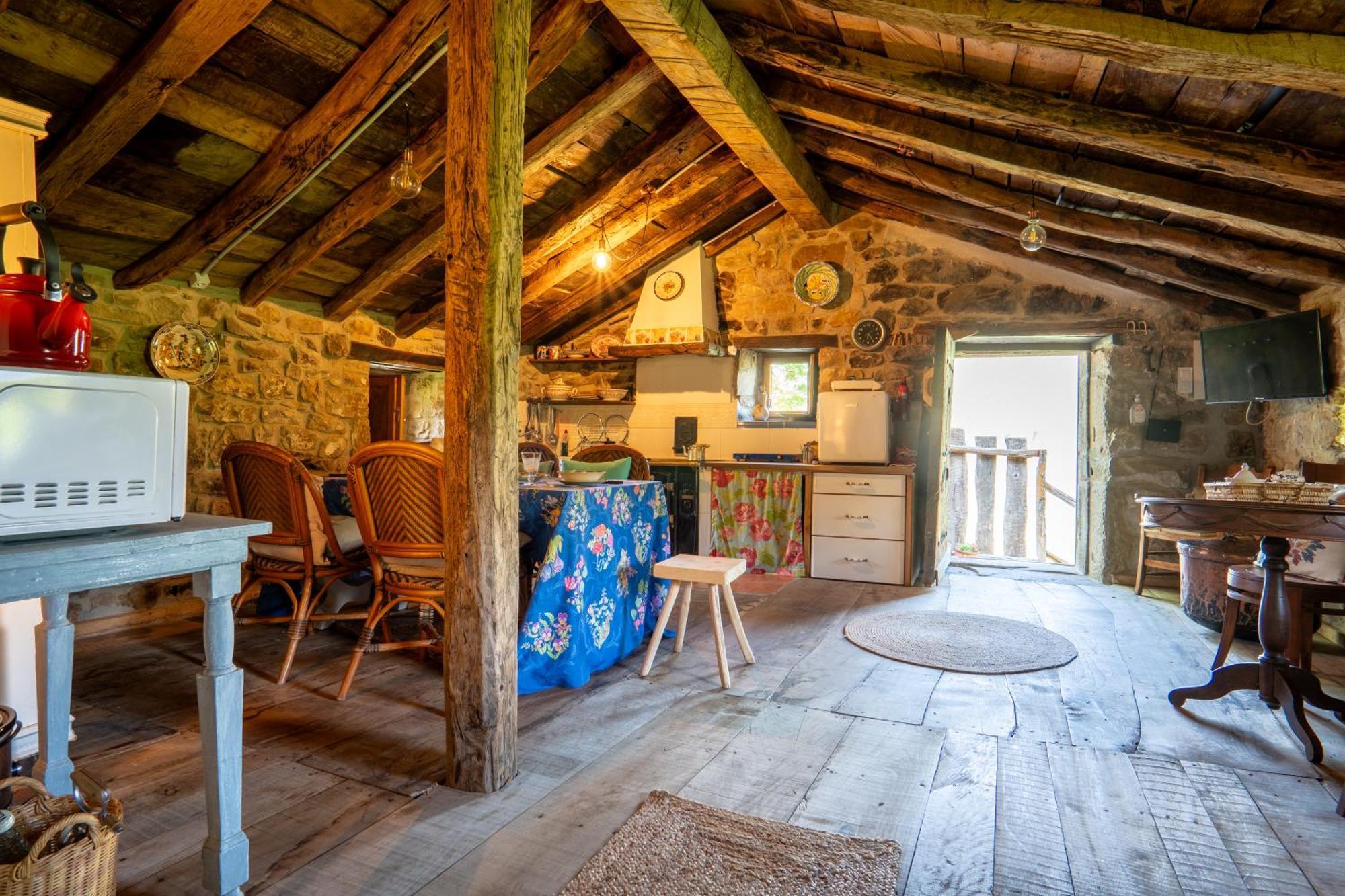Vivienda Pasiega Lo Lucas 1920 San Roque de Ríomiera Exteriér fotografie